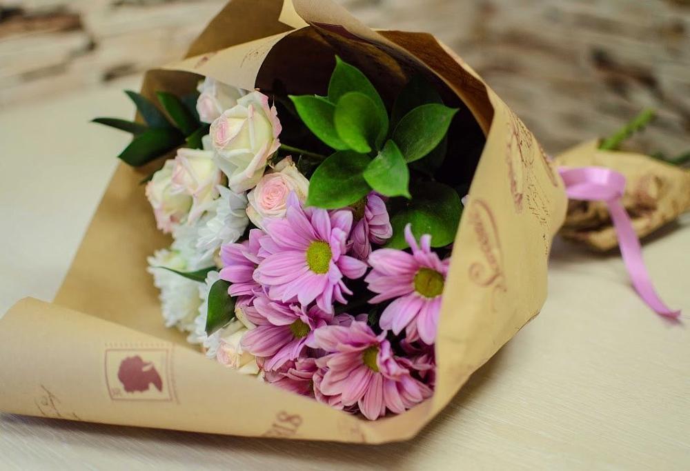 Букет цветов из: Розы и Хризантемы в Ладушкине