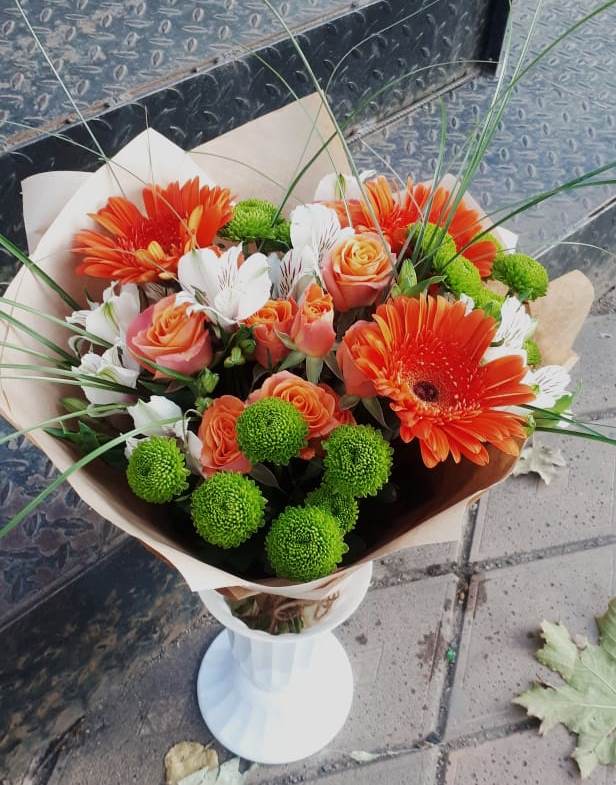 Букет цветов из: Герберы, Хризантемы, Альстромерии и Розы в Ладушкине