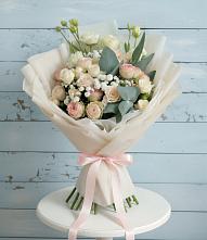 Букет цветов из:  Розы и Лизиантусы в Ладушкине