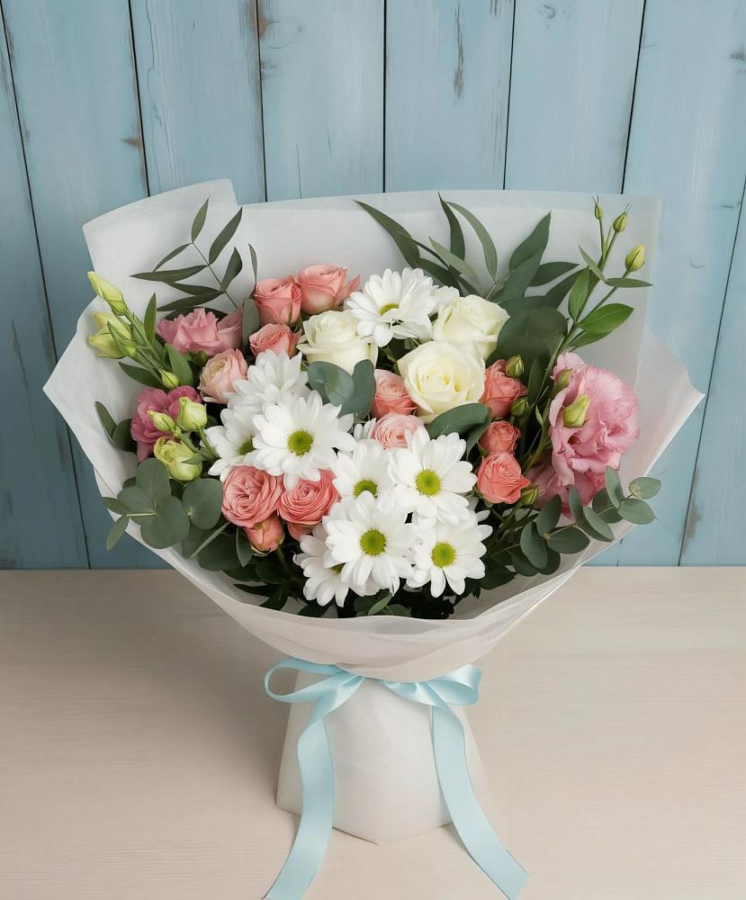 Букет цветов из: Розы, Лизиантусы и Хризантемы в Ладушкине
