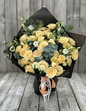 Букет цветов из:  Розы и Лизиантусы в Ладушкине