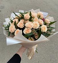 Букет Кремовые розы Латте в Ладушкине