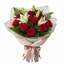 Букет цветов из:  Лилии и Розы в Ладушкине