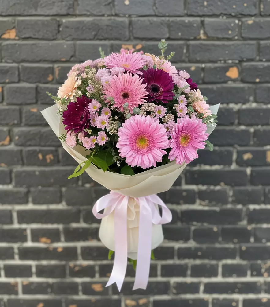 Букет цветов из: Герберы и Хризантемы в Ладушкине