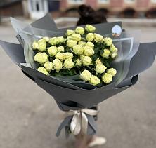 Букет Белые кустовые розы Солинеро в Ладушкине