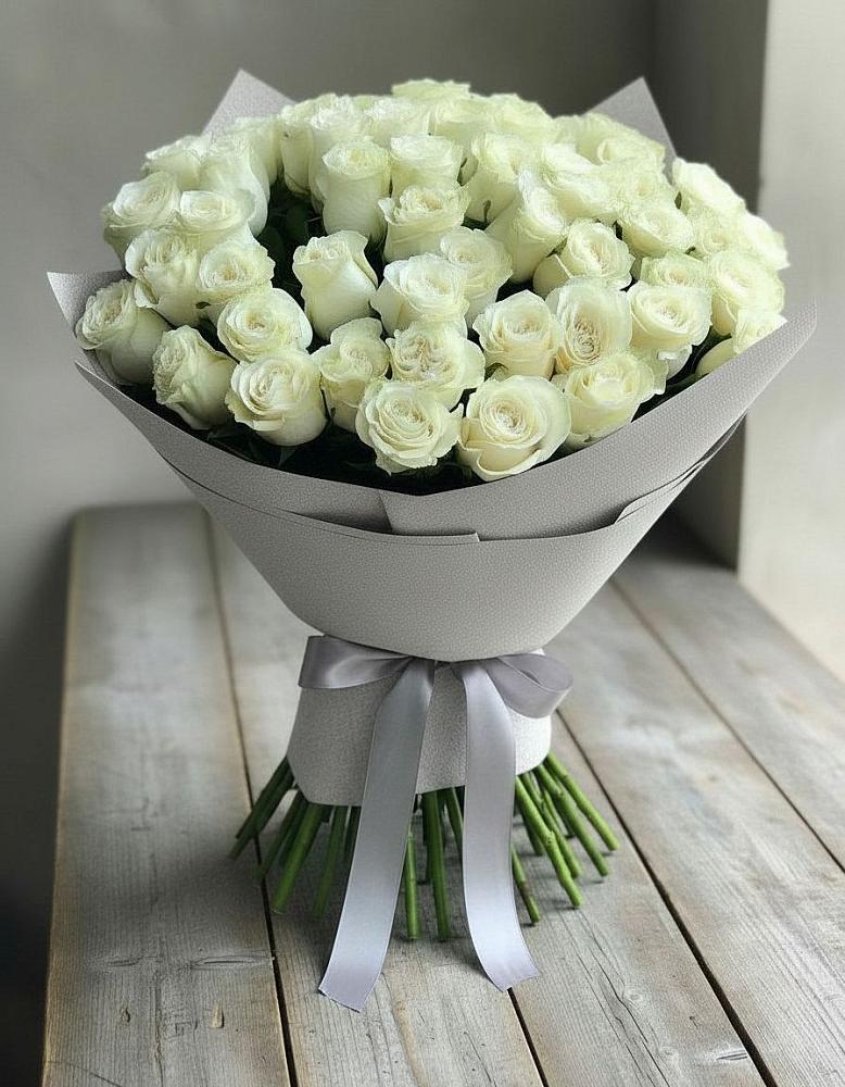 Букет 35 Белых роз в Ладушкине