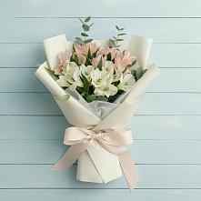 Букет цветов из:  Альстромерии в Ладушкине