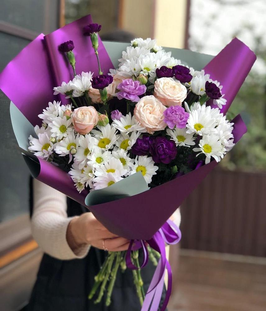 Букет цветов из: Хризантемы, Гвоздики и Розы в Ладушкине