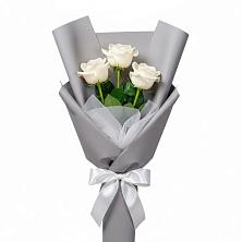 Букет 3 белые розы в Ладушкине