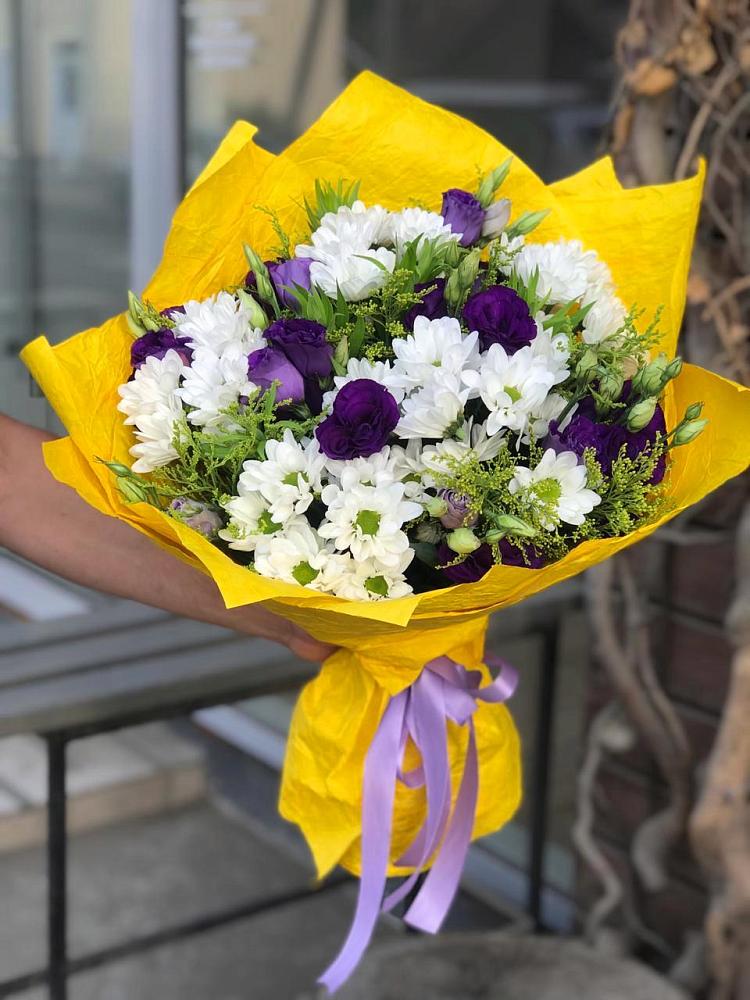 Букет цветов из: Ирисы, Хризантемы и Ромашки в Ладушкине