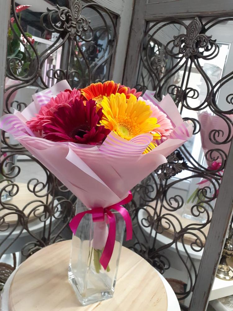 Букет цветов из: Герберы в Ладушкине