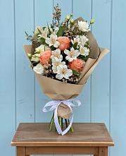 Букет цветов из:  Альстромерии, Лизиантусы, Розы и Хризантемы #REPLACE_PRED# Ладушкине