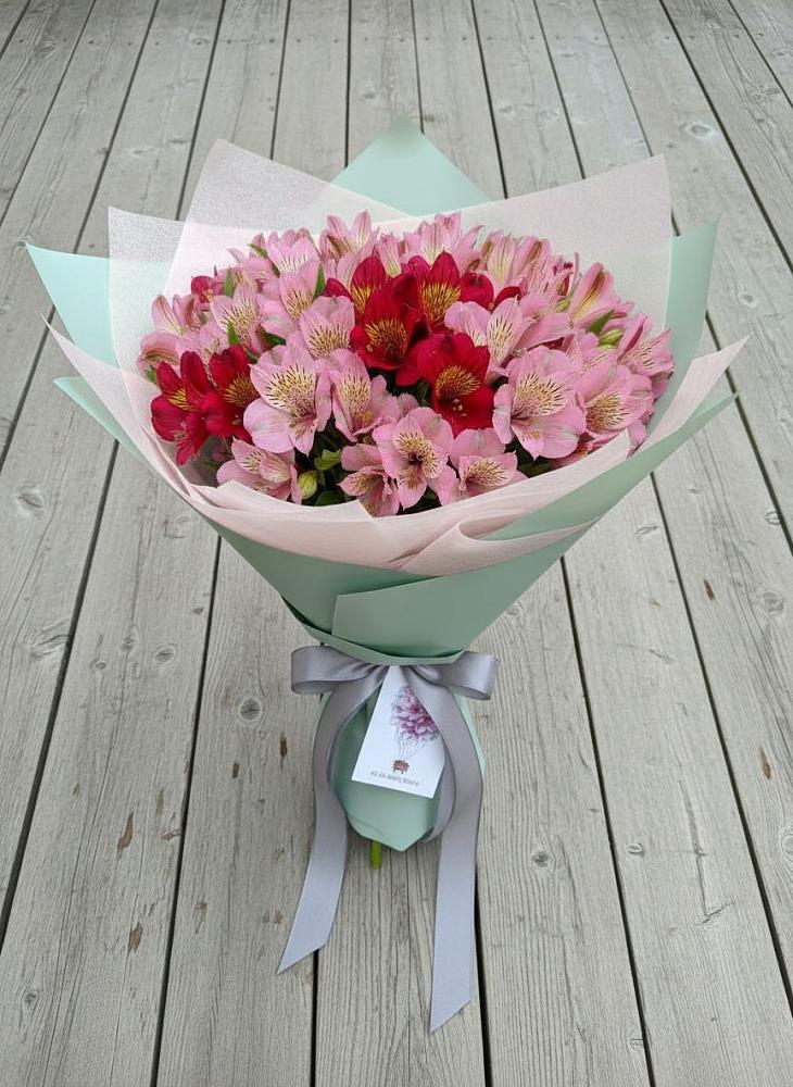 Букет цветов из: Альстромерии в Ладушкине