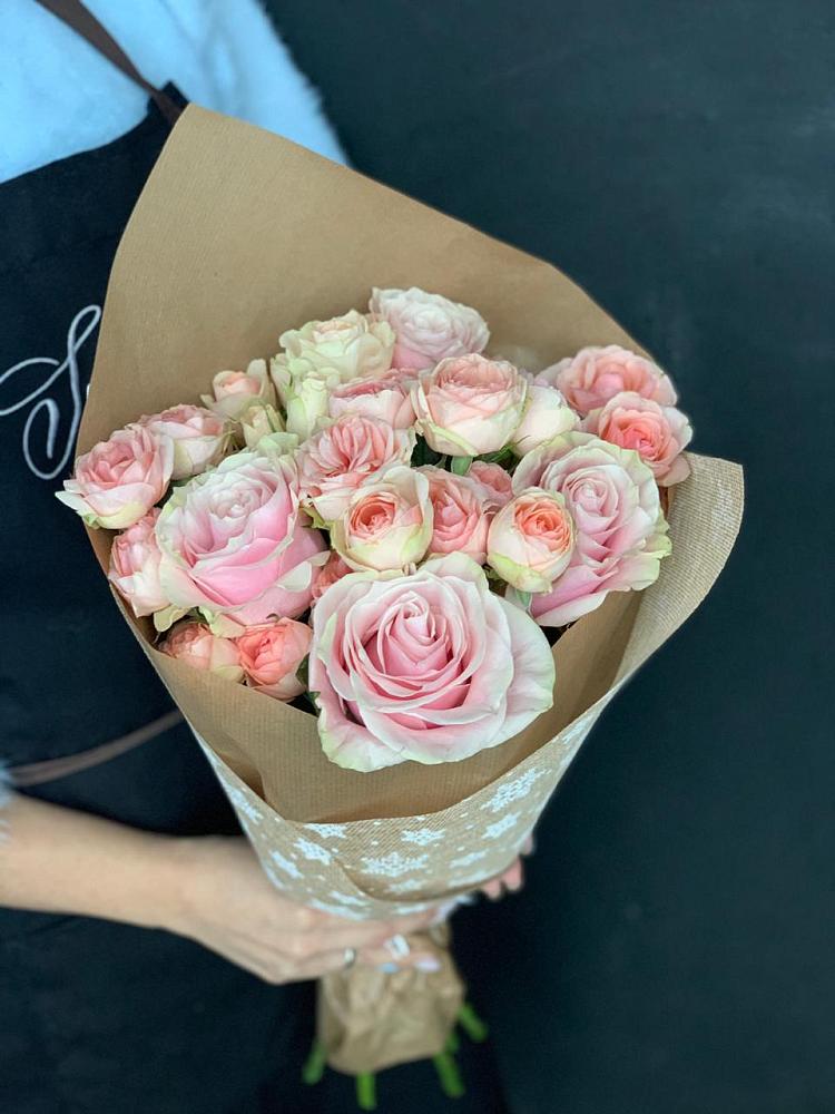 Букет цветов из: Хризантемы и Розы в Ладушкине