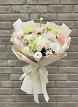 Букет цветов из:  Гвоздики, Розы, Лизиантусы и Хризантемы в Ладушкине