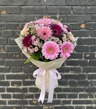 Букет цветов из:  Герберы и Хризантемы в Ладушкине