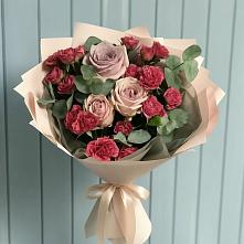 Букет цветов из:  Гвоздики и Розы в Ладушкине
