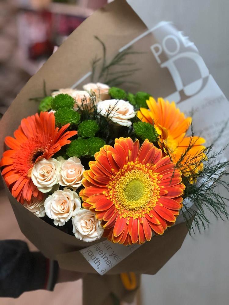 Букет цветов из: Герберы, Хризантемы и Розы в Ладушкине