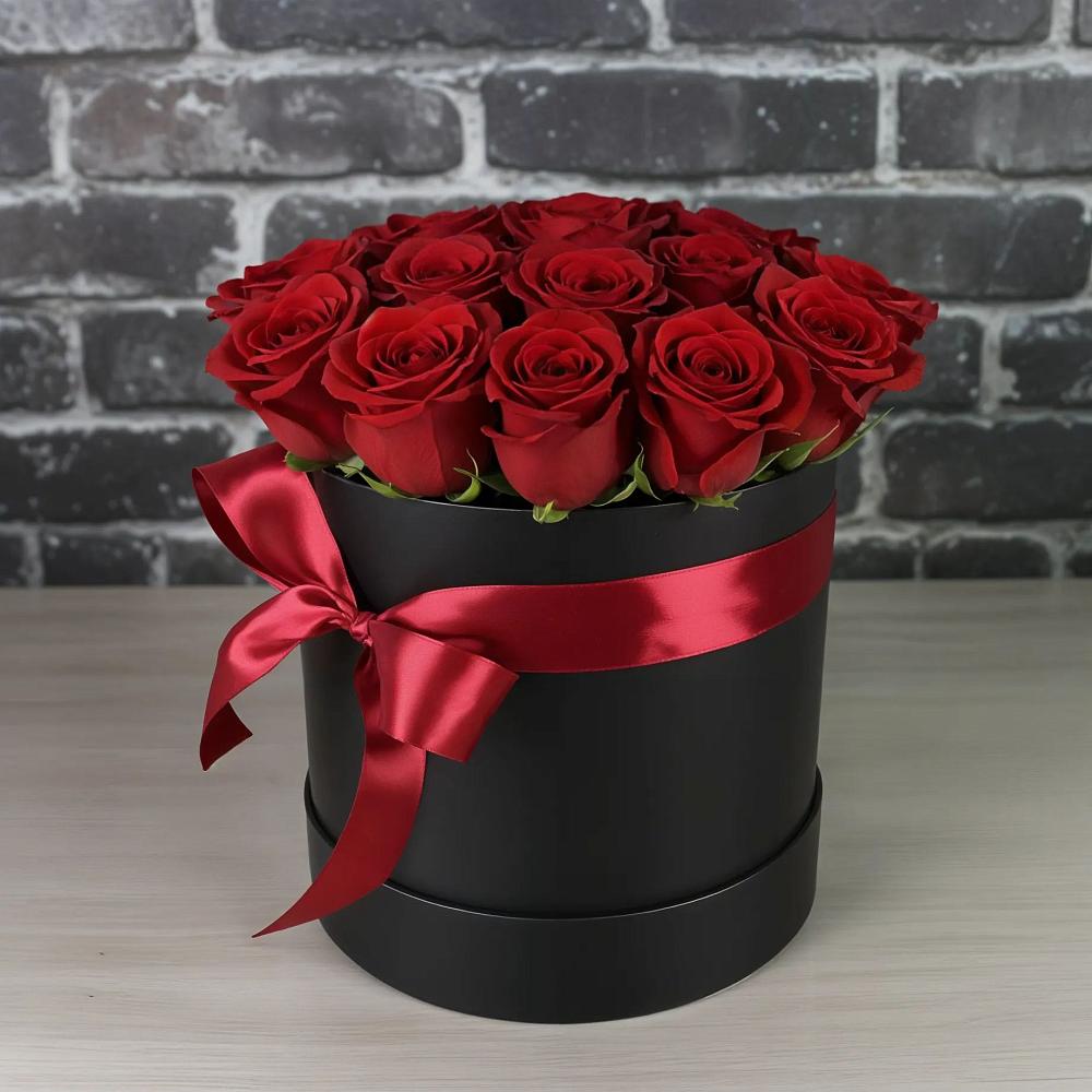 Цветочная композиция из Розы в шляпной коробке в Ладушкине