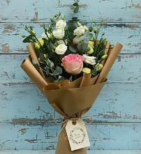 Букет цветов из:  Розы и Лизиантусы в Ладушкине