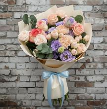 Букет цветов из:  Розы, Лизиантусы и Гвоздики #REPLACE_PRED# Ладушкине