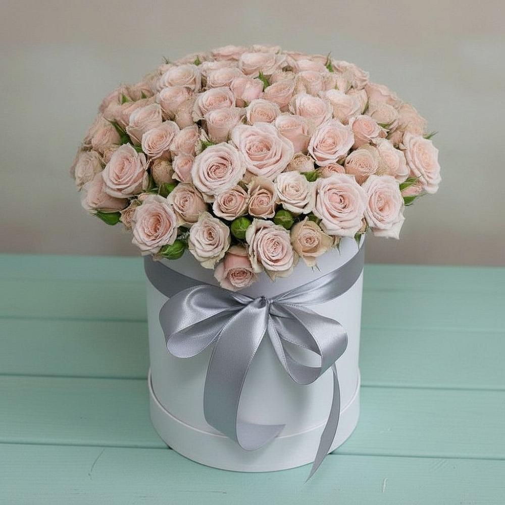 Цветочная композиция из Розы в шляпной коробке в Ладушкине