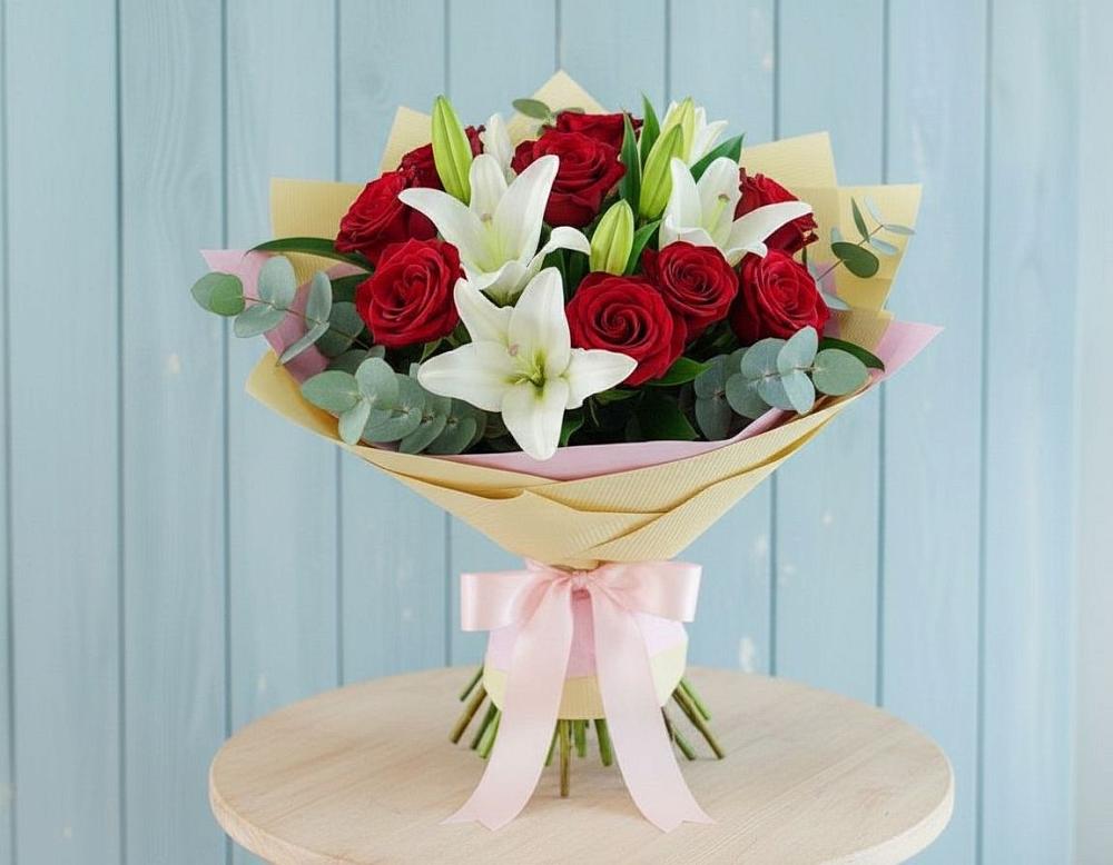 Букет цветов из: Лилии и Розы в Ладушкине